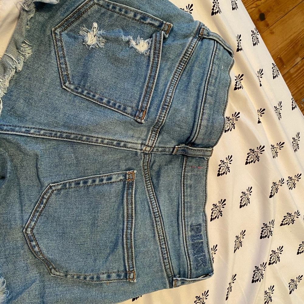Shorts - Picture 2 of 3